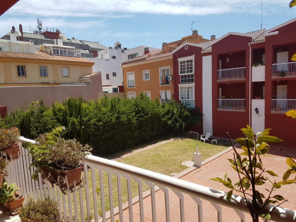 Bolivia Beach Apartments マラガ エクステリア 写真