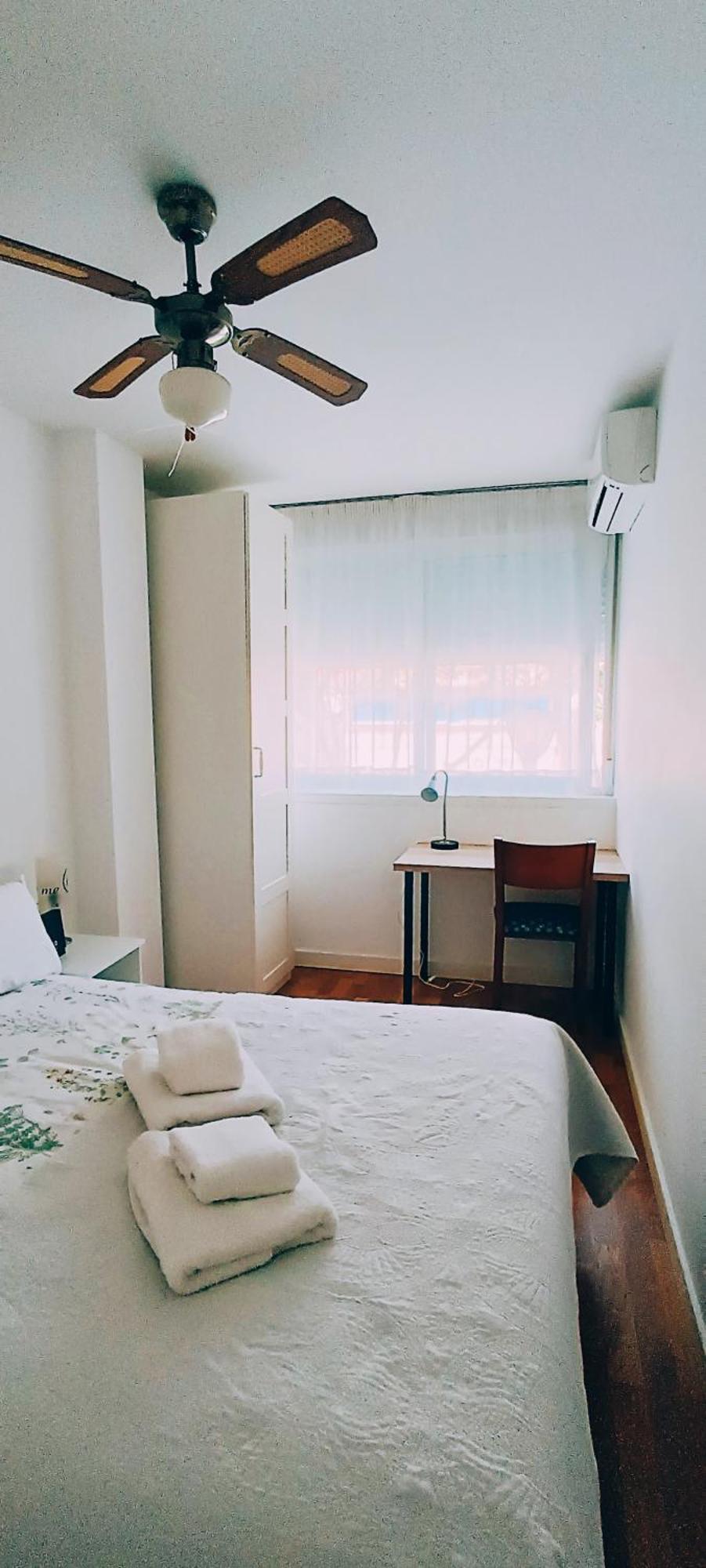Bolivia Beach Apartments マラガ エクステリア 写真