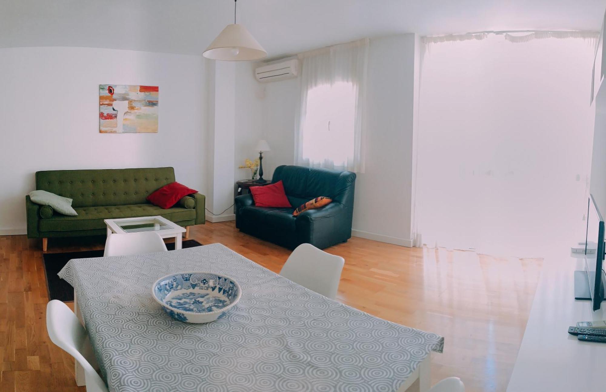 Bolivia Beach Apartments マラガ エクステリア 写真